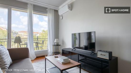 Apartamento de 3 dormitorios en alquiler en Barcelona - BARCELONA