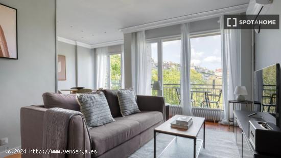 Apartamento de 3 dormitorios en alquiler en Barcelona - BARCELONA