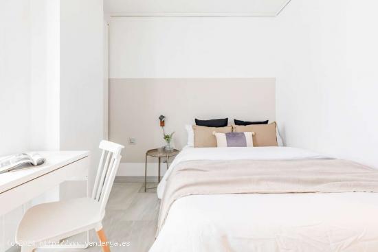  Se alquilan habitaciones en piso de 7 habitaciones en La Xerera - VALENCIA 