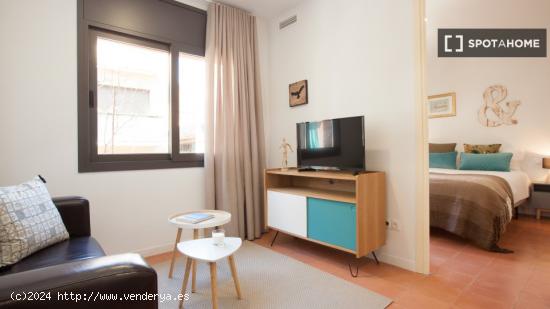 Todo el apartamento de 3 dormitorios en L'Hospitalet de Llobregat. - BARCELONA