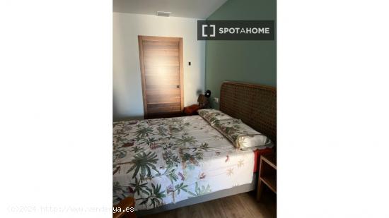 Se alquila habitación en piso de 3 habitaciones en La Petxina - VALENCIA