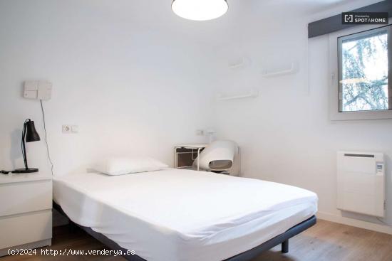  Habitaciones para alquilar en apartamento de 3 dormitorios en Carabanchel - MADRID 
