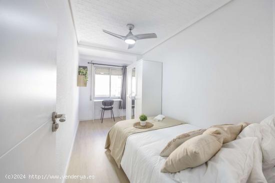  Habitaciones en alquiler en el apartamento de 5 dormitorios en Benimaclet - VALENCIA 