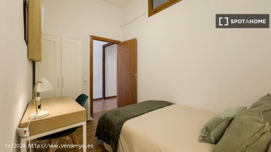 Elegante habitación en apartamento de 6 dormitorios en Barri Gotic, Barcelona - BARCELONA