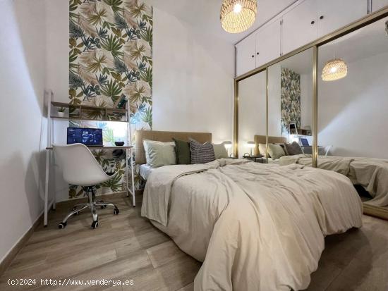  Se alquila habitación en piso de 3 habitaciones en San Diego, Madrid - Apto para parejas - MADRID 