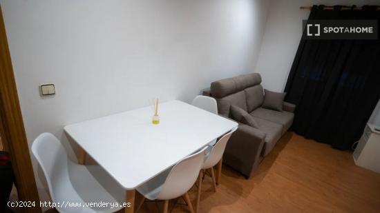 Apartamento de 2 dormitorios en alquiler en Usera - MADRID