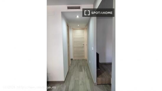 Piso de 3 habitaciones en alquiler en Valencia - VALENCIA