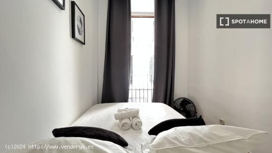 Habitación en alquiler en un apartamento de 3 dormitorios en Justicia, Madrid - MADRID