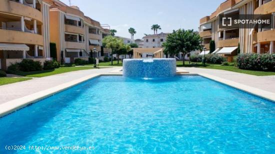 Apartamento completo de 2 dormitorios en Denia - ALICANTE