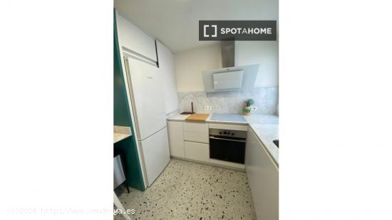 Apartamento de 2 dormitorios en alquiler en Centro, Granada - GRANADA