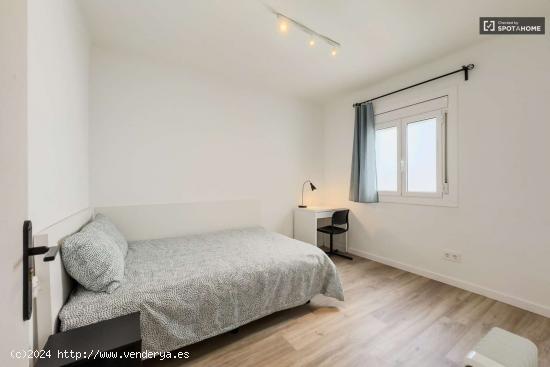  Se alquila habitación en piso compartido en Sant Martí, Barcelona - BARCELONA 
