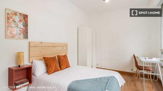 Acogedora habitación individual con aire acondicionado y aparcamiento para bicicletas. - MADRID