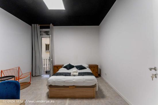  Se alquilan habitaciones en apartamento de 11 habitaciones en Centro - MADRID 