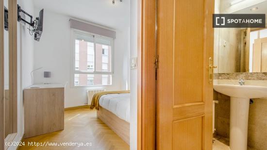 Alquiler de habitaciones en apartamento de 4 dormitorios en Atocha - MADRID