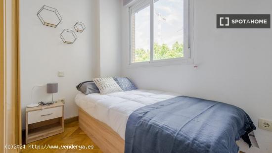 Alquiler de habitaciones en apartamento de 4 dormitorios en Atocha - MADRID