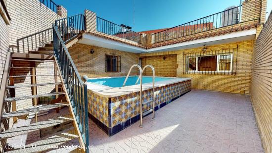 MAGNIFICA CASA EN CORDOBA CON PISCINA,, SITUADA EN LA BARRIADA DE LA ELECTROMECANICA!!! - CORDOBA