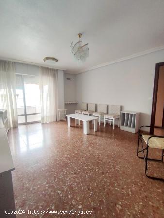 ¡OPORTUNIDAD! APARTAMENTO DE 4 DORMITORIOS SUPER CENTRICO - ALICANTE