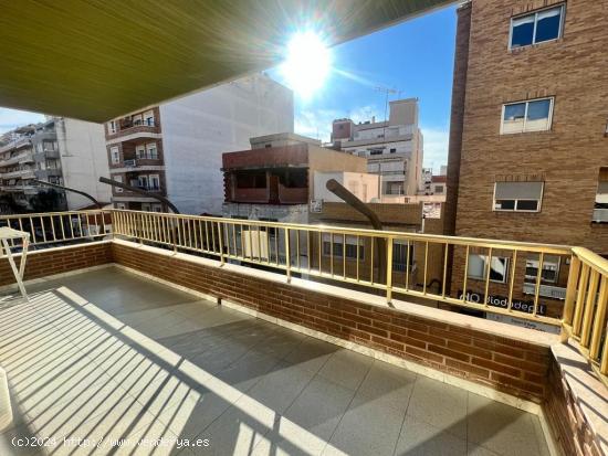 EN VENTA PISO CENTRO CABALLERO DE RODAS 4 DORMITORIOS - ALICANTE