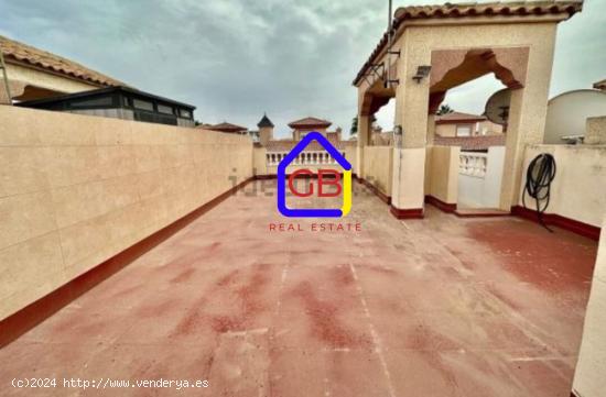 Chalet en venta con piscina comunitaria en Aguas Nuevas, Torrevieja - ALICANTE