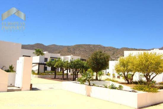 Ático con Impresionantes Vistas al Mar en el Exclusivo Resort de Macenas - ALMERIA