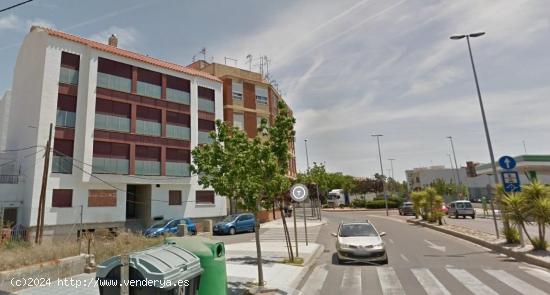 PISO DUPLEX OBRA NUEVA  CON PLAZA DE GARAJE Y TERRAZAS EN ZONA MADRIGAL - CASTELLON