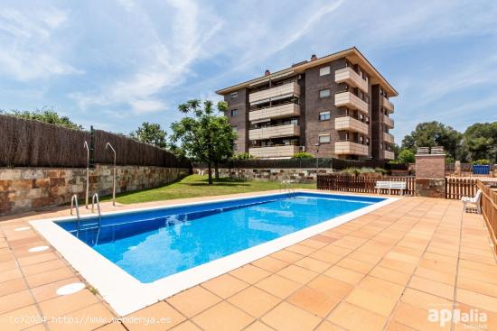 Castellarnau, 4 habitaciones, piscina comunitaria y zona ajardinada!! - BARCELONA