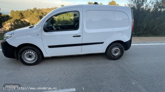  Renault Kangoo Furgon 1.5DCi 75 CV  12/2018 de 2018 con 135.698 Km por 9.500 EUR. en Girona 