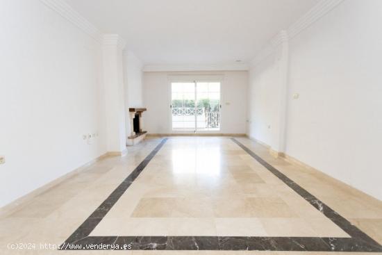 Apartamento de un dormitorio en Rio Real, junto al golf. - MALAGA