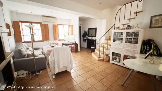 CHALET ADOSADO EN VENTA EN CALLE ALEJANDRO COLLANTES (SEVILLA) - SEVILLA