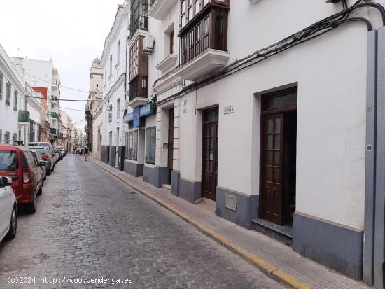 Local comercial en pleno centro - CADIZ