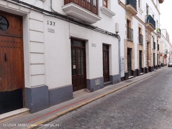 Local comercial en pleno centro - CADIZ