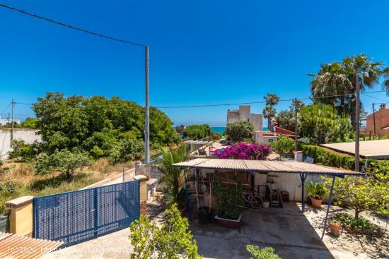 CHALET CON CINCO DORMITORIOS, AMPLIA TERRAZA Y PISCINA EN LA SERRATELLA - CASTELLON