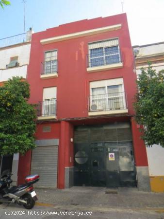 VENTA DE LOCAL DE DOS PLANTAS - SEVILLA