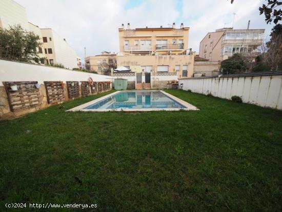 SE VENDE PISO CON PATIO EN SANT MARTI SARROCA - BARCELONA