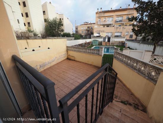 SE VENDE PISO CON PATIO EN SANT MARTI SARROCA - BARCELONA