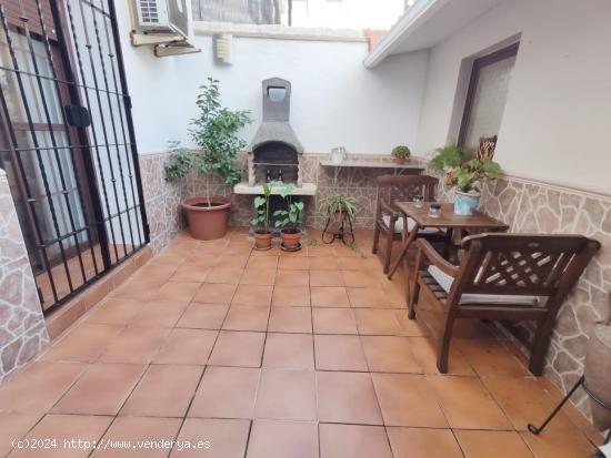 GRAN CASA REFORMADA EN CIUDAD JARDIN CON PATIO Y BARBACOA!! - CORDOBA