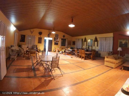 PARCELA CON CHALET JUNTO AL PANTANO - CORDOBA