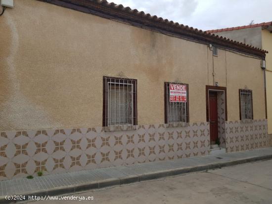  CASA EN EL CENTRO DE PUEBLONUEVO - CORDOBA 