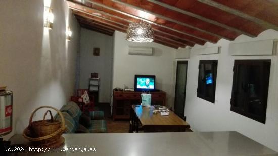 CASA CON COCHERA + PARCELA CON PISCINA - CORDOBA