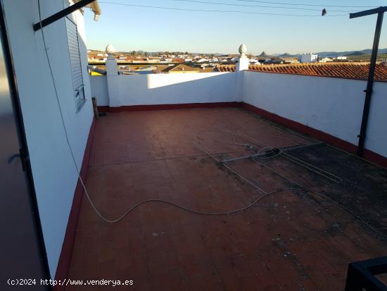 CASA DE 2 PLANTAS + TERRAZA EN EL CENTRO DE PUEBLONUEVO - CORDOBA