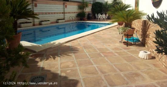 FANTÁSTICA VIVIENDA CON PISCINA - CORDOBA