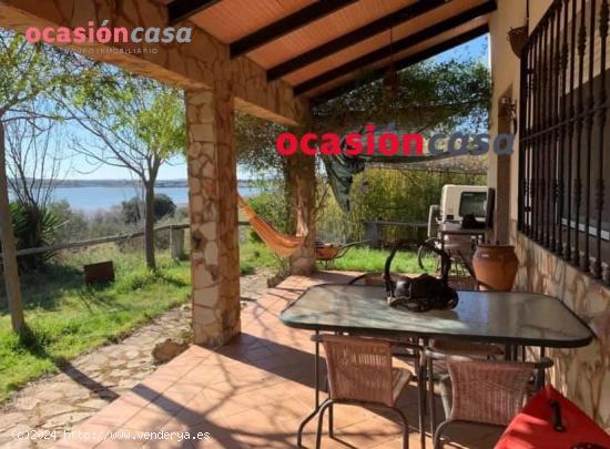 CHALET CON NAVE, OLIVOS Y PISCINA CON INCREIBLES VISTAS - CORDOBA