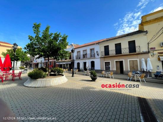  CASA DE 2 PLANTAS UBICADA EN LA PLAZA EULOGIO PAZ - CORDOBA 