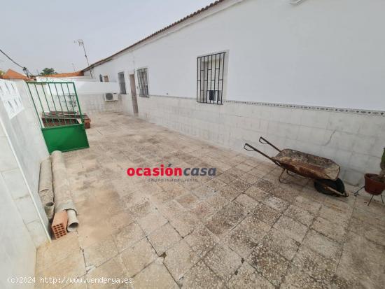  CASA CON COCHERA Y TEJADO NUEVO A LA VENTA - CORDOBA 