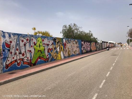 BUENA PARCELA EN TORREVIEJA EN FRENTE  DEL COLEGIO VIRGEN DEL CARMEN - ALICANTE