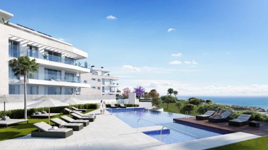 MIJAS COSTA - PISO DE LUJO 4 DORMITORIOS URBANIZACIÓN CON 3 PISCINAS - MALAGA