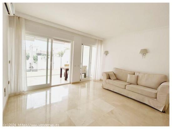 Marina del Sol - Apartamento 2 Dormitorios, Garaje, Trastero, Piscina Comunitaria - MALAGA