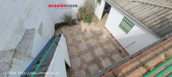 CASA DE 2 PLANTAS EN VENTA - CORDOBA