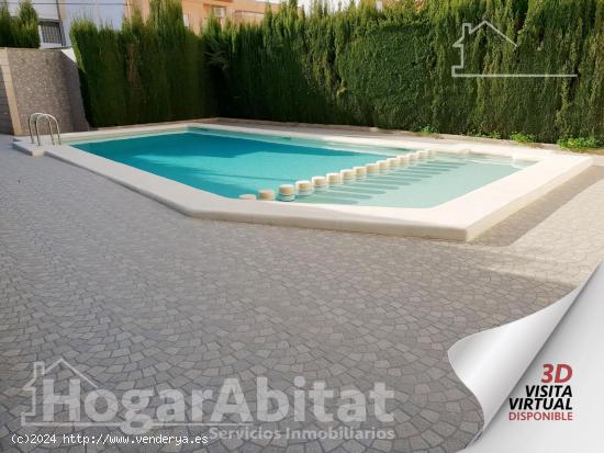 SEMINUEVO CON TERRAZA Y PISCINA JUNTO A LA PLAYA - VALENCIA