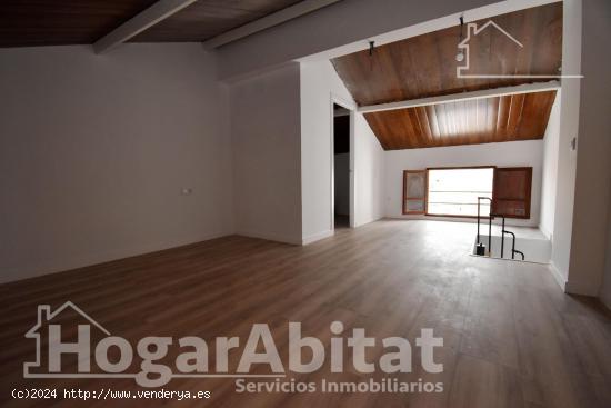 PRECIOSA CASA TOTALMENTE REFORMADA CON TERRAZA Y BALCÓN - CASTELLON